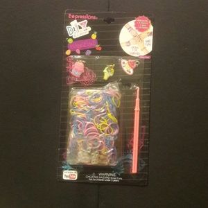 Expressions D.i.Y. scented rubberband bracelet kit